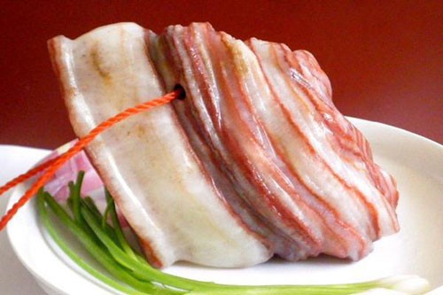 Cận[-]cảnh[-]đá[-]thịt[-]lợn[-]quý[-]hiếm[-]có[-]giá[-]đắt[-]hơn[-]vàng